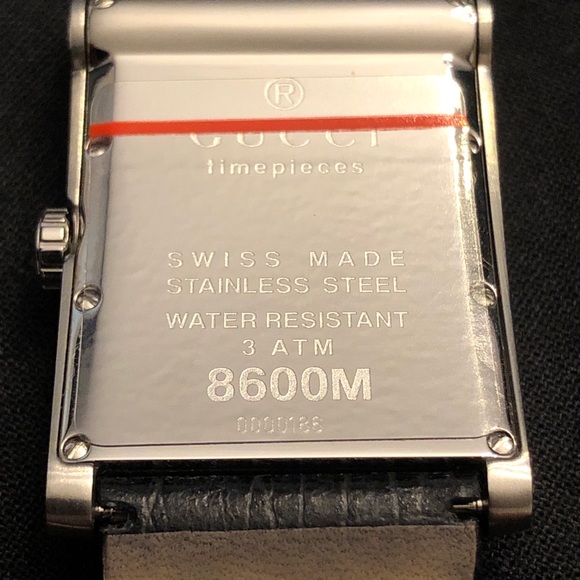 Gucci 8600M Men’s Quartz Movement Wristwatch - Picture 2 of 10